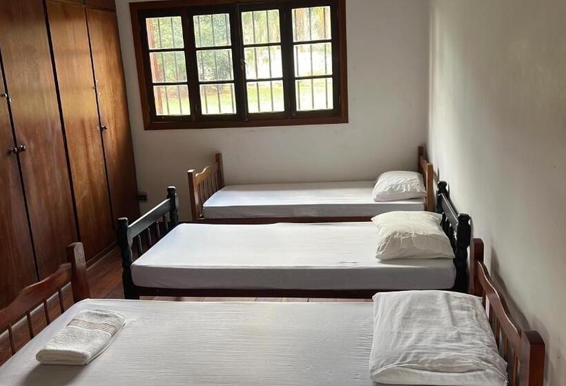 Bed and Breakfast Hostel Do Cabral
