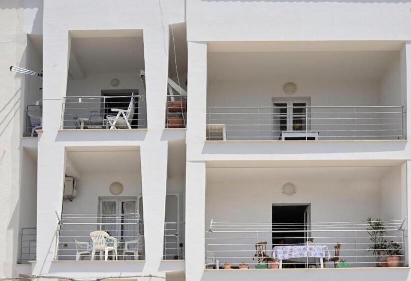 تختخواب و صبحانه Il Borgo Sul Mare