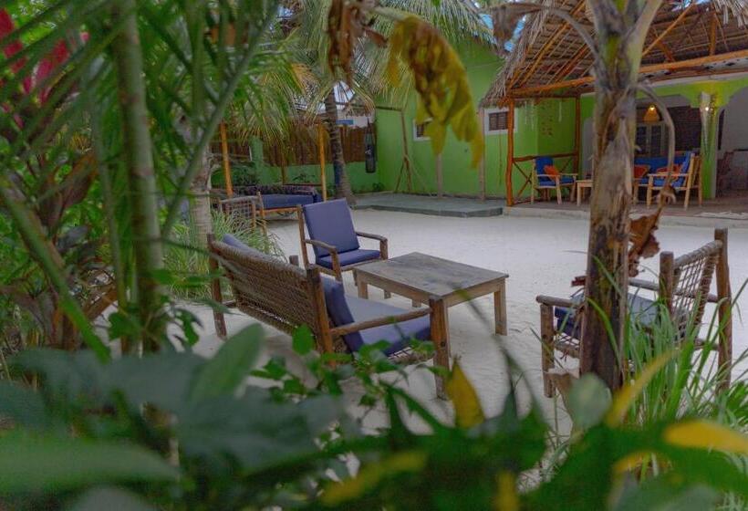 ベッドアンドブレックファースト Safara Lodge