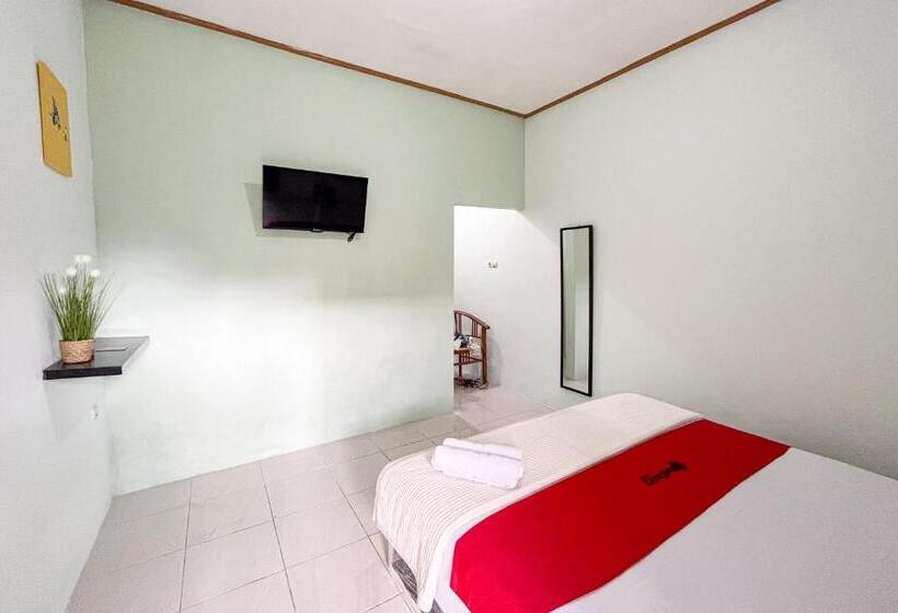 فندق Reddoorz Syariah Near Rs Bhayangkara Nganjuk