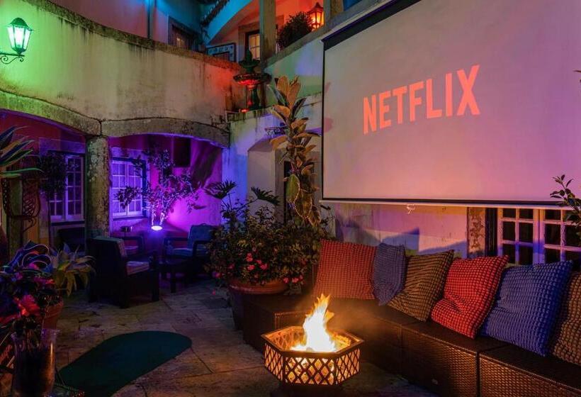 Отель Sintra Wow Unique Double Smart Room In 17th Century Palace! Hot Tub, Snooker, Bbq, Ps5, Sauna, Gym