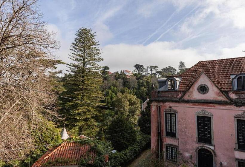 Отель Sintra Wow Unique Double Smart Room In 17th Century Palace! Hot Tub, Snooker, Bbq, Ps5, Sauna, Gym