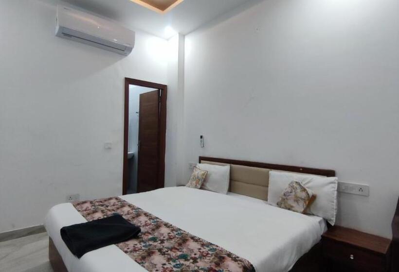 בית מלון כפרי Triple S