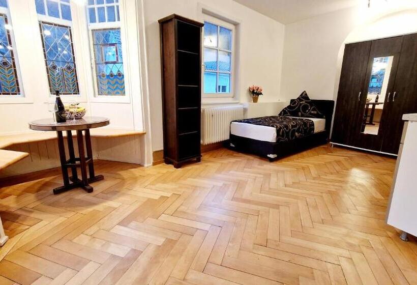 ホテル Zur Schönen Lau  Monteurzimmer