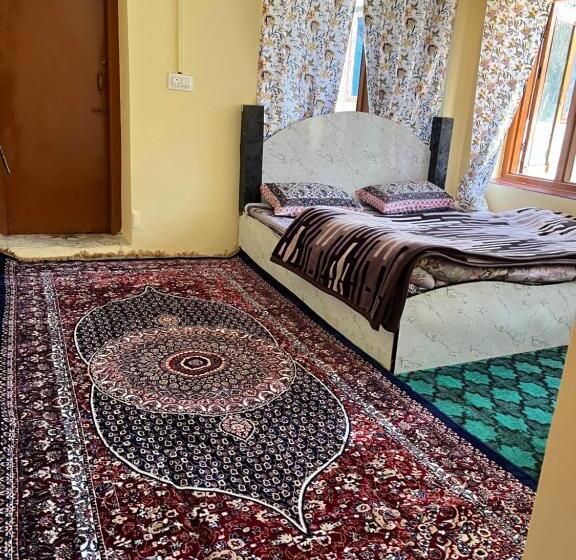 펜션 Pine Brooke Pahalgam