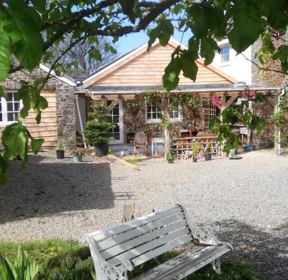 住宿加早餐  Private Suite At Llanddinog House Near Solva