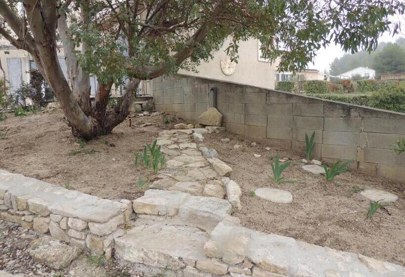 مبيت وإفطار Mas De Torine
