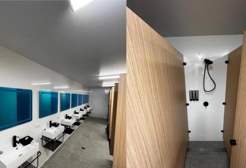 Capsuleaccom Hostel