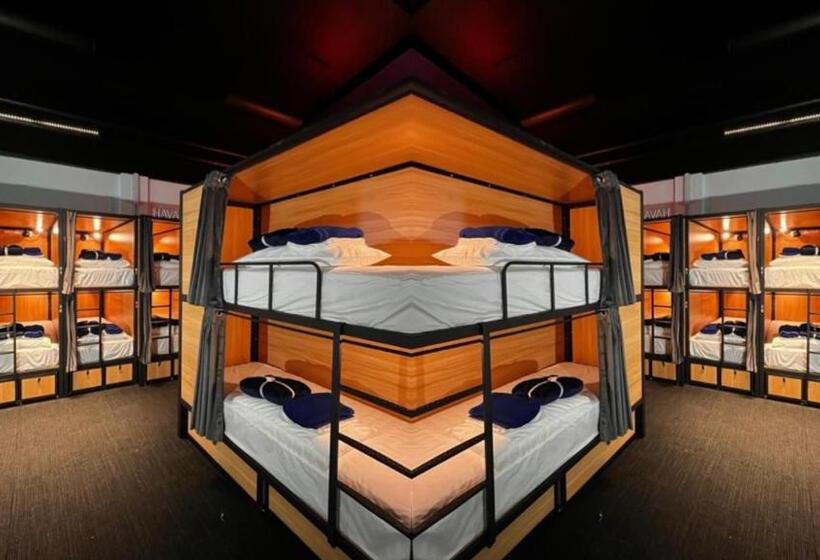 Capsuleaccom Hostel