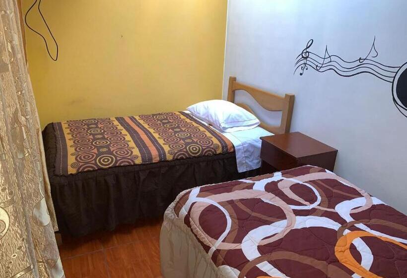 فندق Hospedaje Luciano