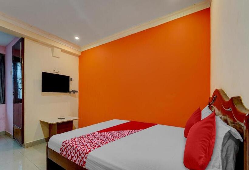 בית מלון כפרי Oyo Dev Holiday Homestay