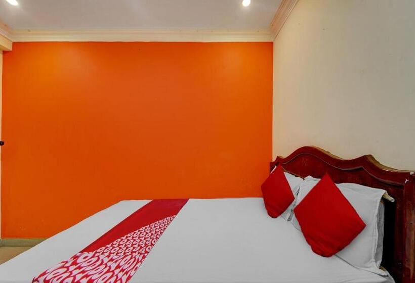 בית מלון כפרי Oyo Dev Holiday Homestay