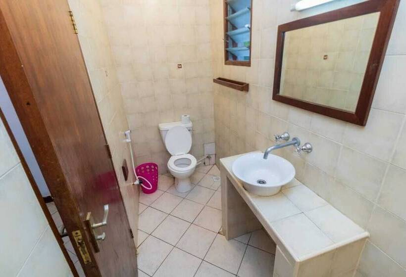 בית מלון כפרי The Pontoons Nyali A103