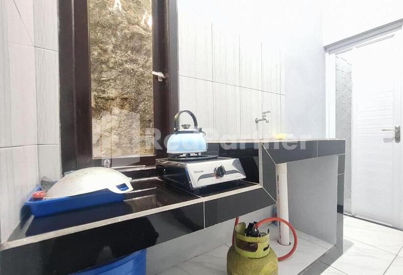 בית מלון כפרי Vins Homestay Kroya Mitra Reddoorz