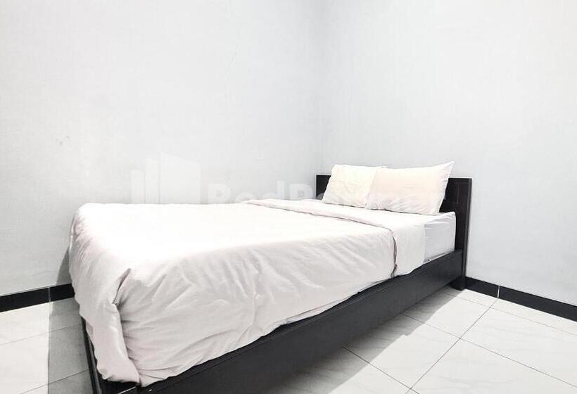 בית מלון כפרי Vins Homestay Kroya Mitra Reddoorz