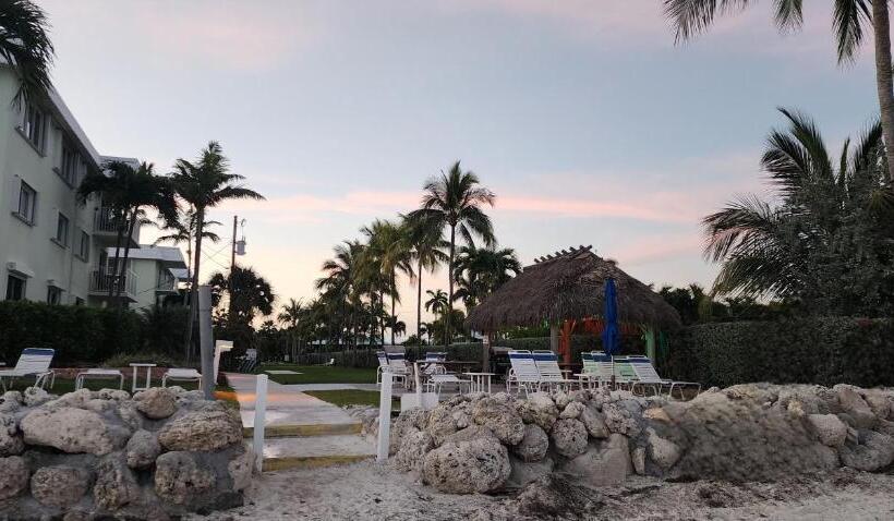 Paradise Awaits You At Key Colony Beach