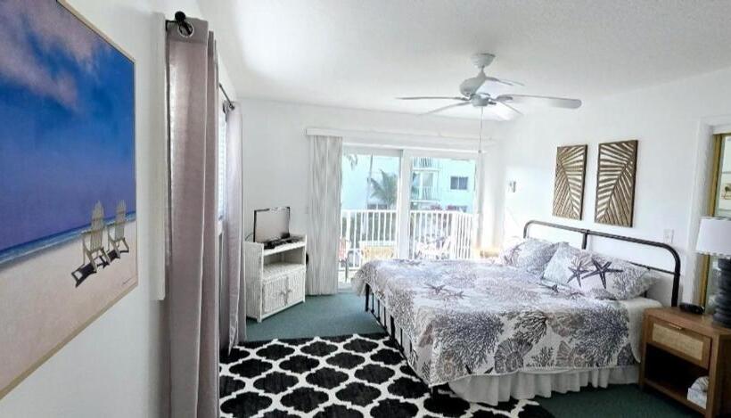Paradise Awaits You At Key Colony Beach