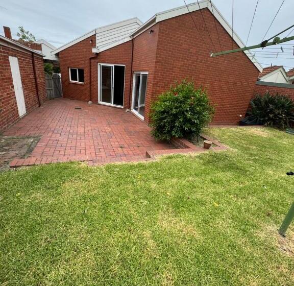 Пансион Bentleighs Magnificent Beautifully Renovated And Extended 1920s Period Family Home