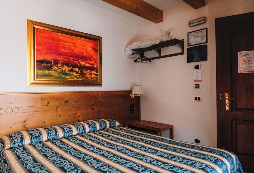 تختخواب و صبحانه Arciduca Charming House Room & Breakfast