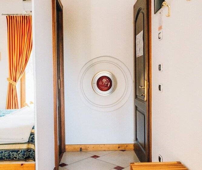 تختخواب و صبحانه Arciduca Charming House Room & Breakfast