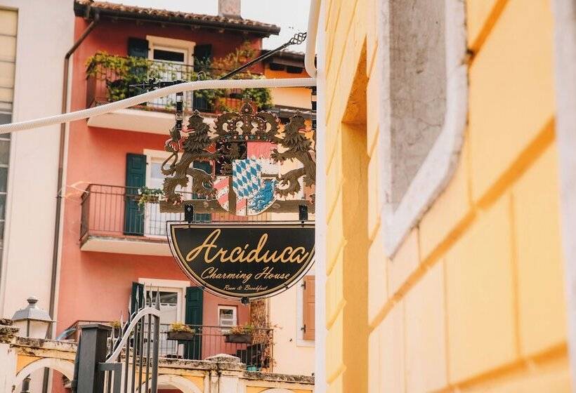 تختخواب و صبحانه Arciduca Charming House Room & Breakfast