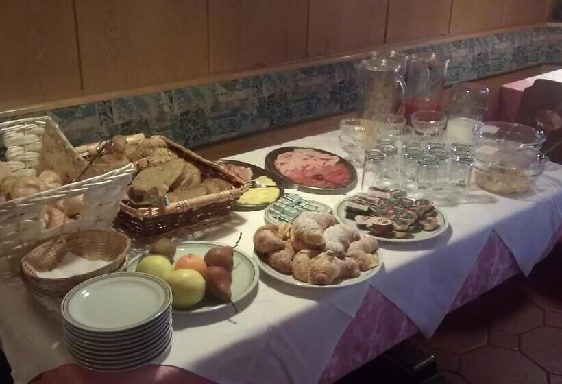 تختخواب و صبحانه Gasthof Toni