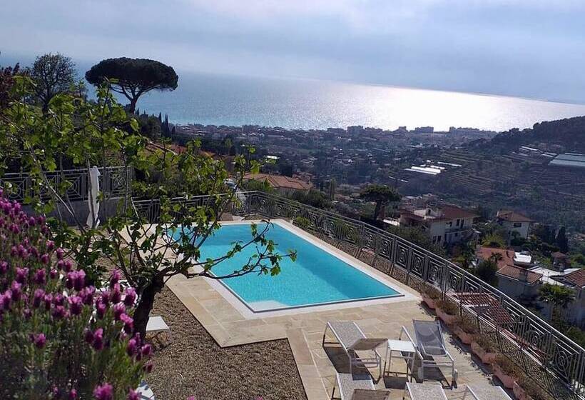 تختخواب و صبحانه Villa Gaia   Luxury Villa, Pool & Wellness Rooms