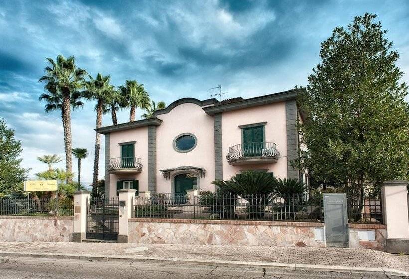 مبيت وإفطار Villa Laura