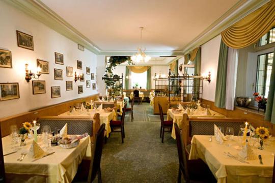 Отель Albergo Al Cervo Gasthof Zum Hirschen