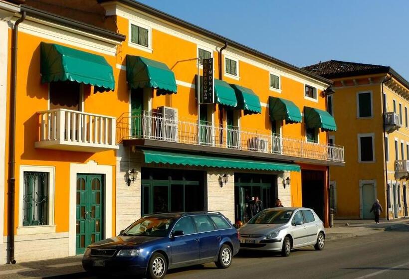 בית מלון כפרי Albergo Simonati