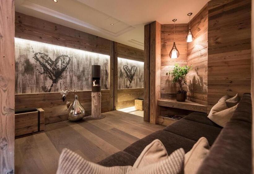 هتل Chalet S   Dolomites Design   Adults Recommended