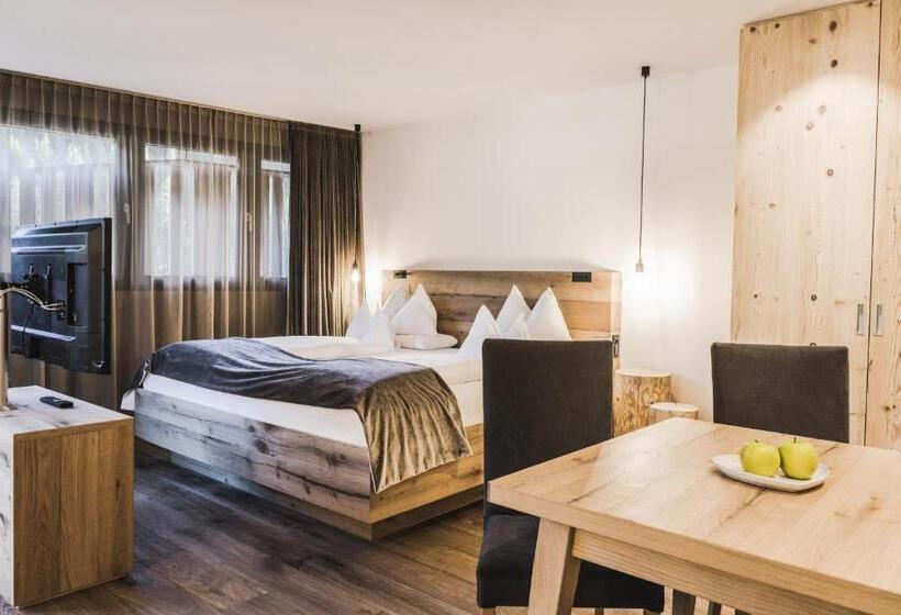 هتل Chalet S   Dolomites Design   Adults Recommended
