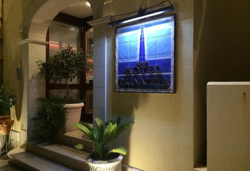 ホテル Trinacria