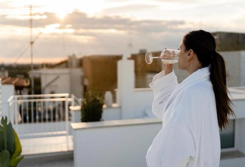 تختخواب و صبحانه Aurluna Luxury Suites