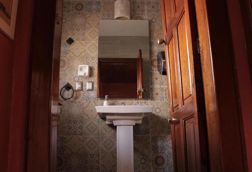 La Casa B & B
