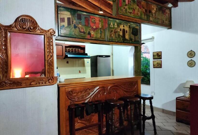 La Casa B & B