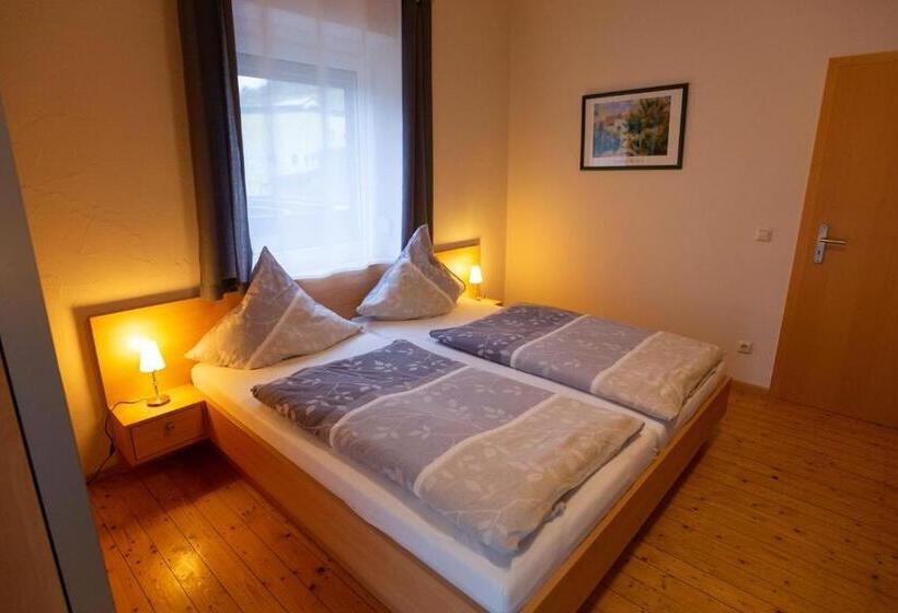 ペンション Weingut Peter Barzen