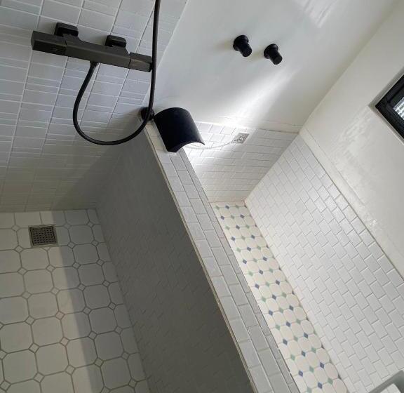 تختخواب و صبحانه 棲林民宿chillinhouse