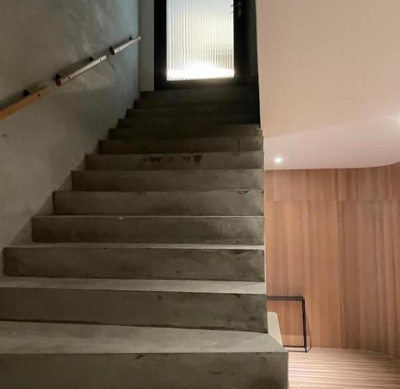 تختخواب و صبحانه 棲林民宿chillinhouse