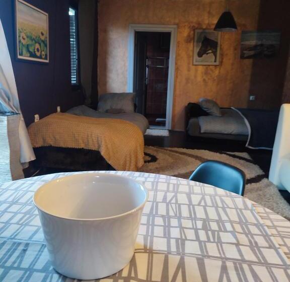 تختخواب و صبحانه Etno Selo Naša Avlija