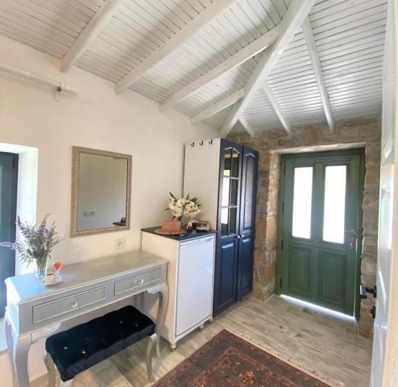 צימר Kalyopi Köy Evi