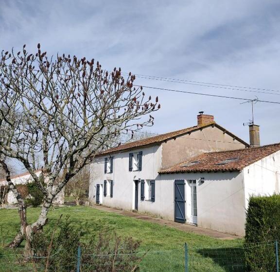 민박 Le Cardoué, Gíte Au Cœur Du Bocage Vendéen