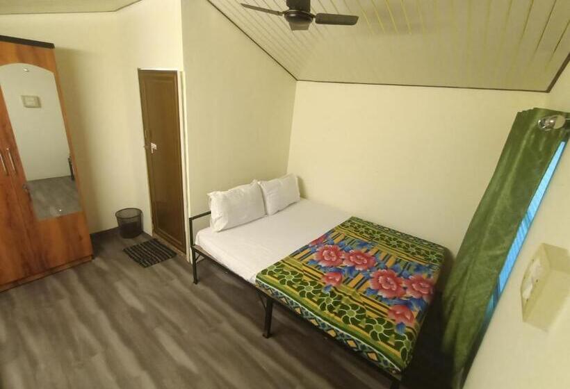 호텔 Baadal Pani Beach Resort Near Kelwa Beach