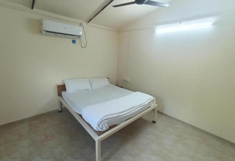 호텔 Baadal Pani Beach Resort Near Kelwa Beach