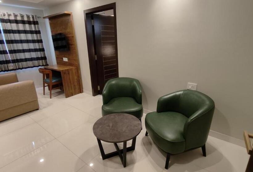 בית מלון כפרי Grt Square