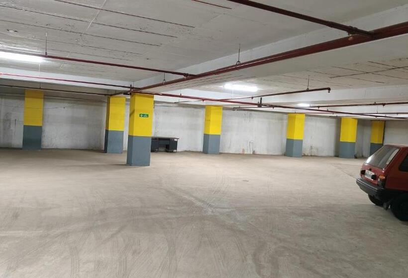 בית מלון כפרי Grt Square