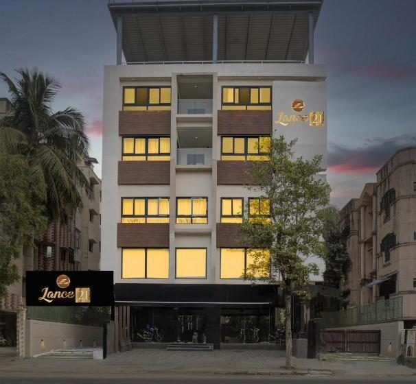 هتل Lance 21   Ashok Nagar