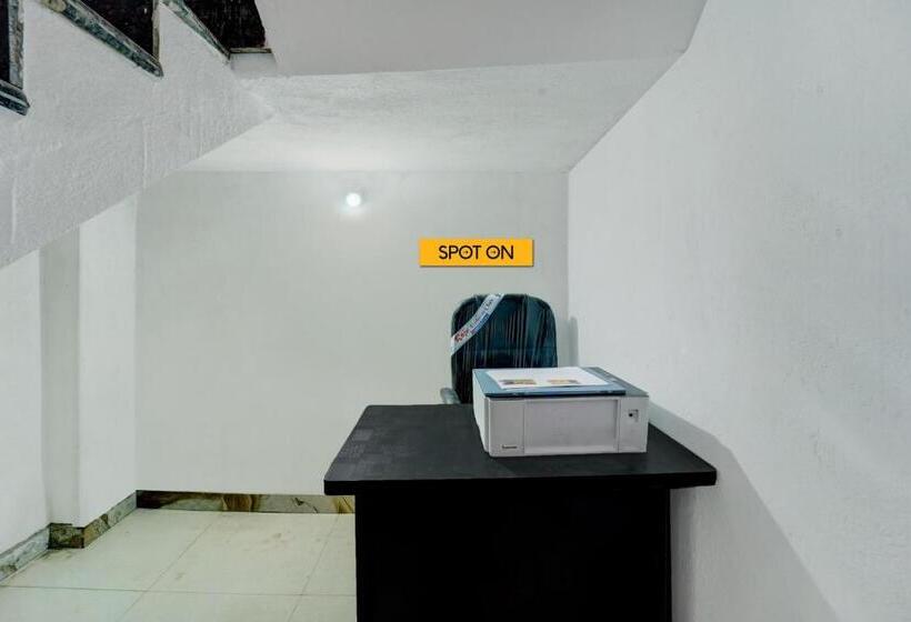 בית מלון כפרי Spot On Abhiraj Hotal & Guests House