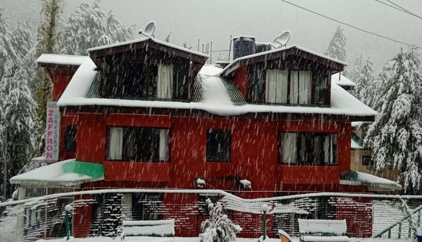 호텔 Zaafron Resort