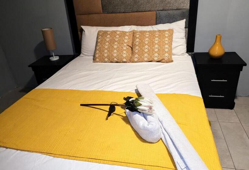 פנסיון Sem S Guest Cottage